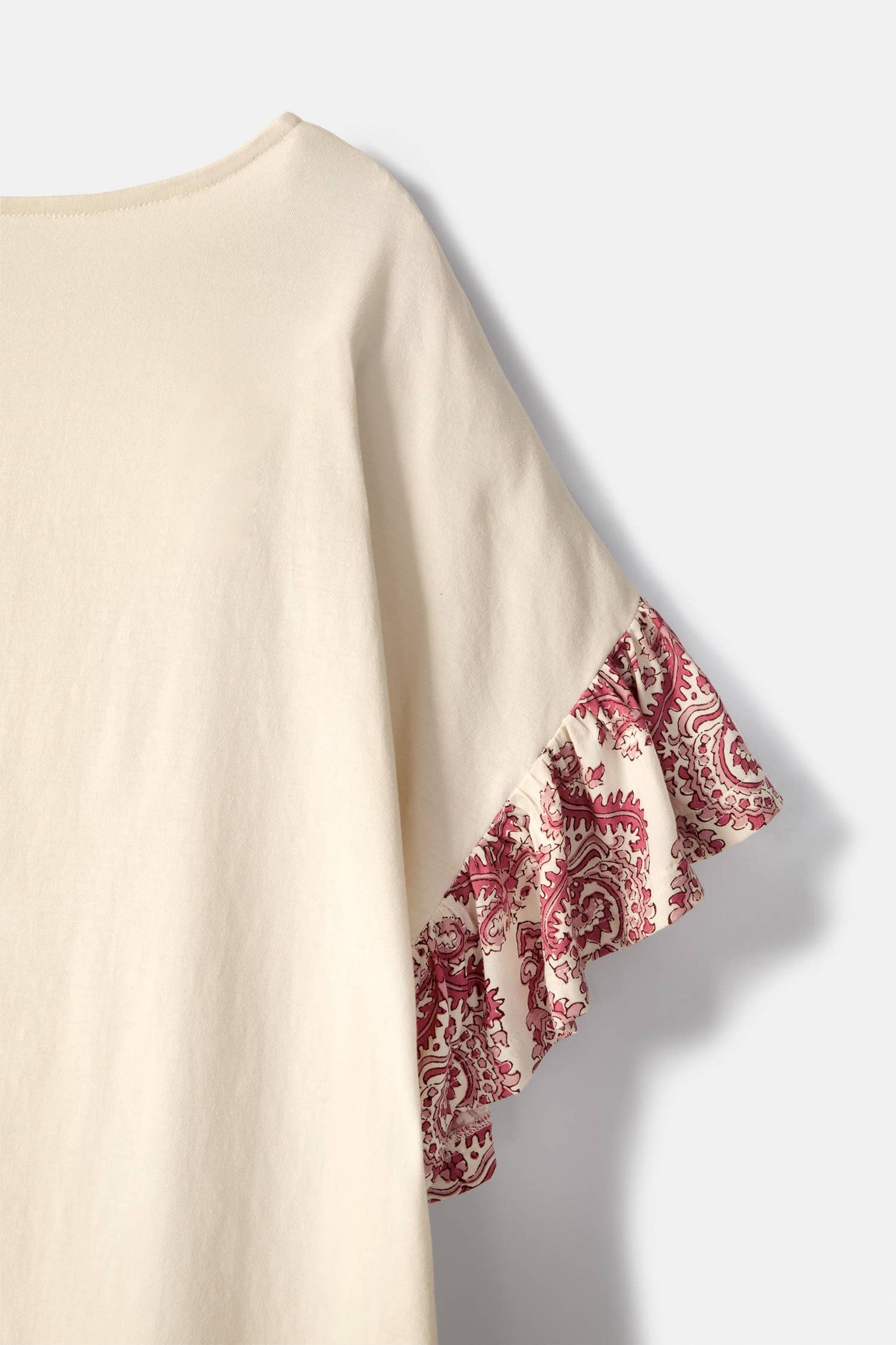 T-shirt estampada com folhos (454247-188): M