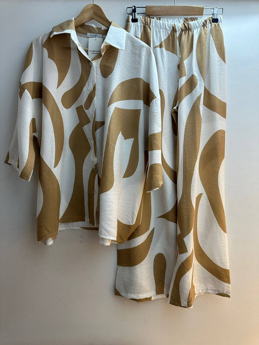 10652B conjunto de camisa e calça tamanho único 
 : Bege / Tamanho único