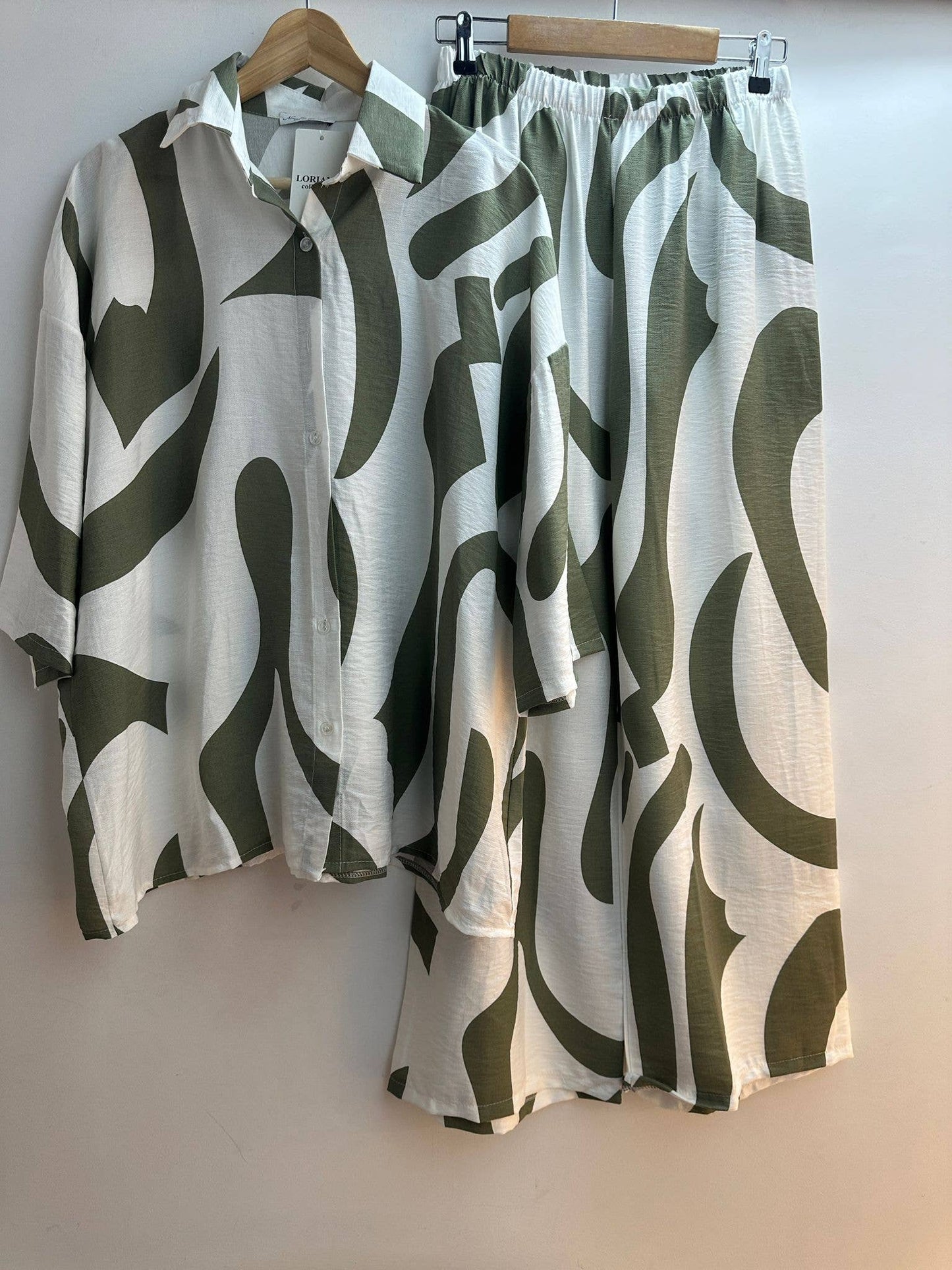 10652B conjunto de camisa e calça tamanho único 
 : Bege / Tamanho único